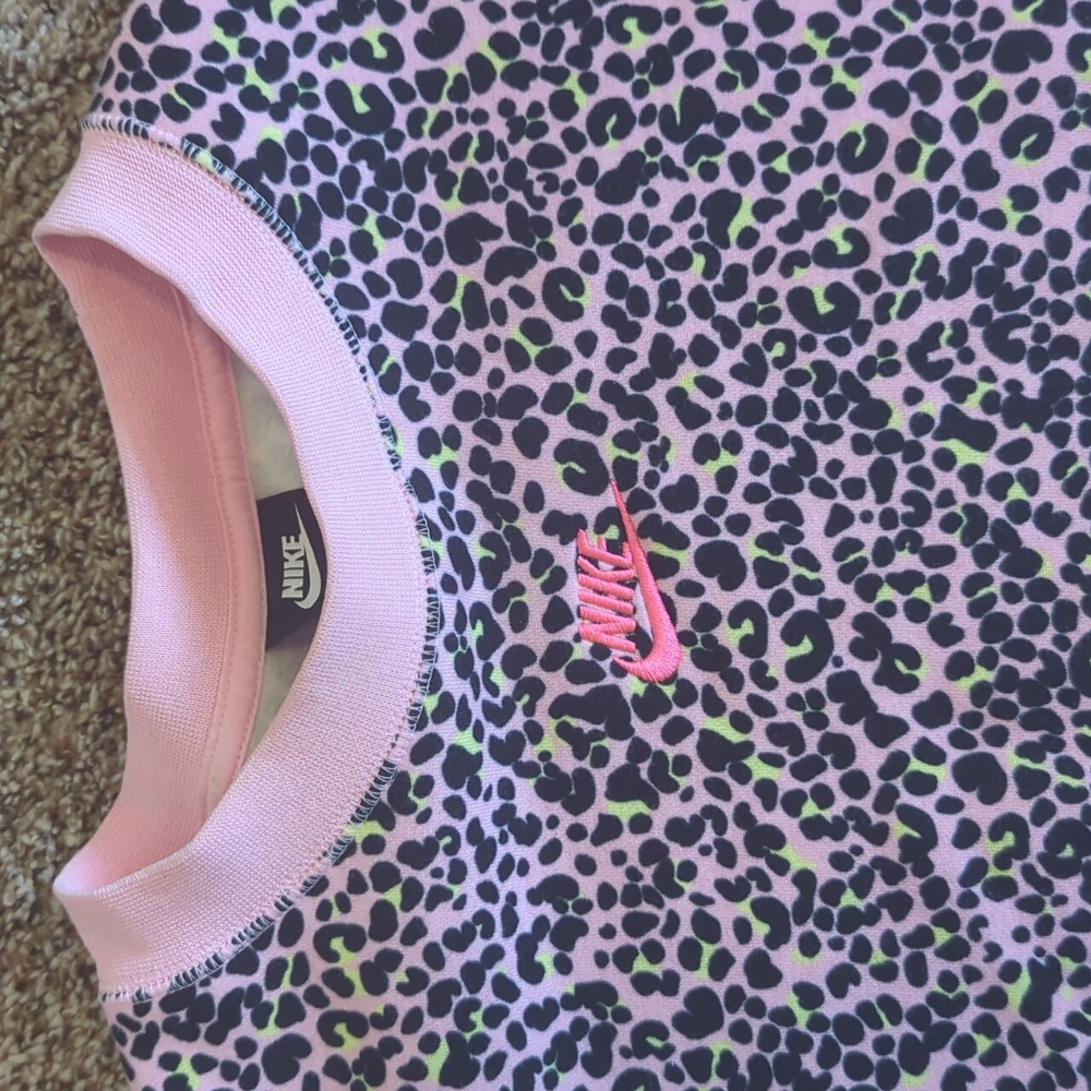 Nike Women's Pink Leopard Print Top